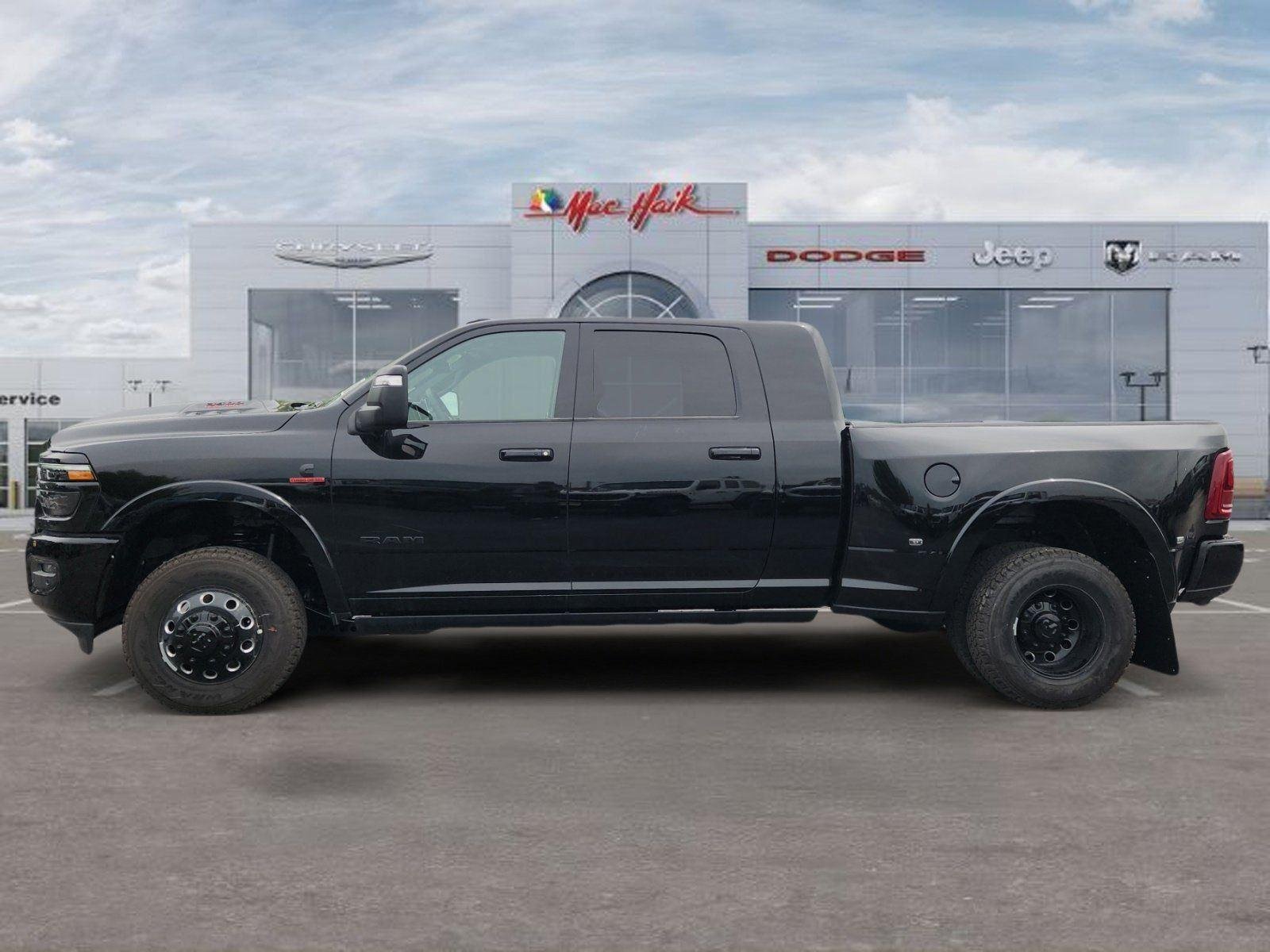 New 2026 Diamond Black Crystal Pearl-Coat Exterior Paint RAM Limited image 2