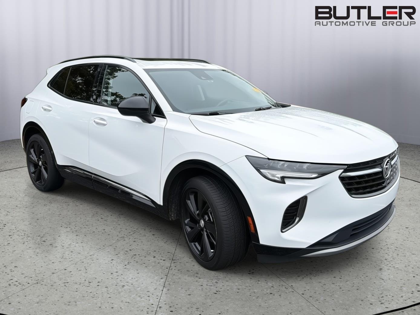 Used 2021 Summit White Buick Essence image 1