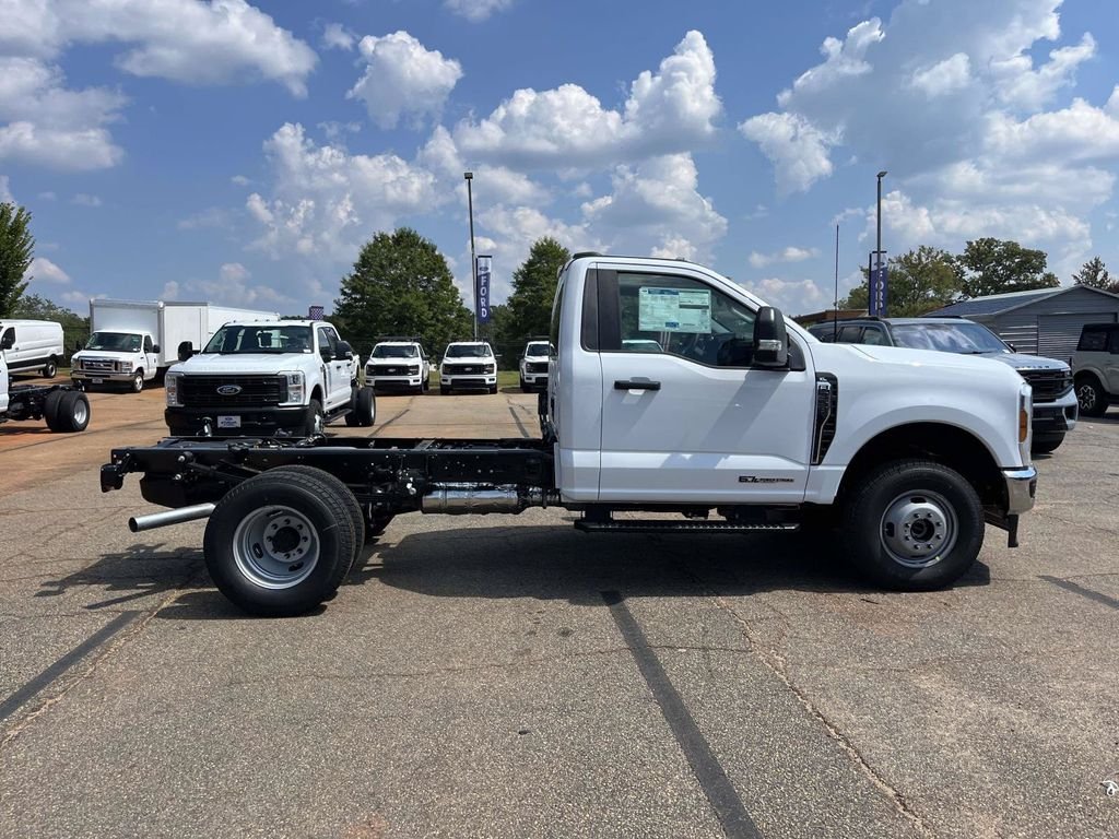 New 2026 Oxford White Ford F-350® XL image 2