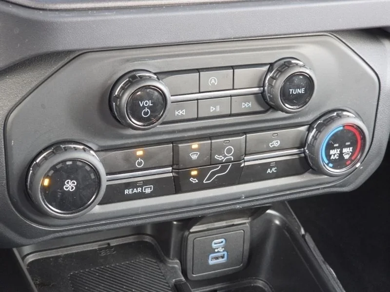 Used 2025 Oxford White Ford Base image 20
