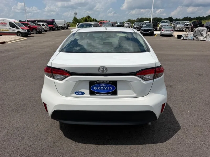 Certified Used 2023 Ice Toyota LE image 6