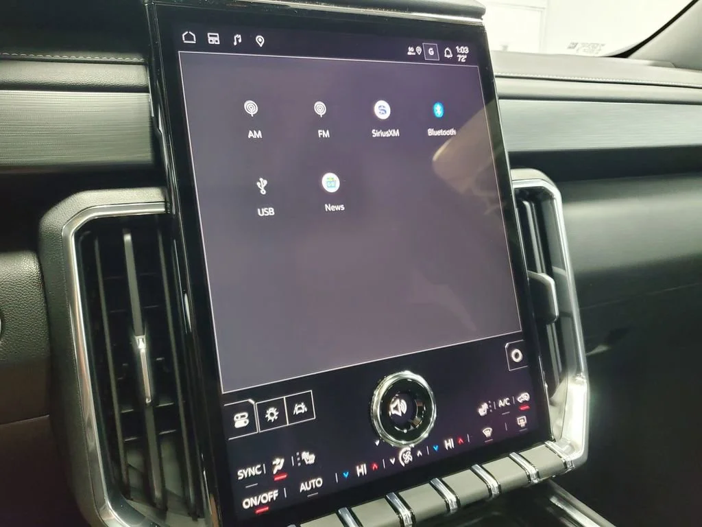 New 2026 Sterling Metallic GMC Elevation image 21