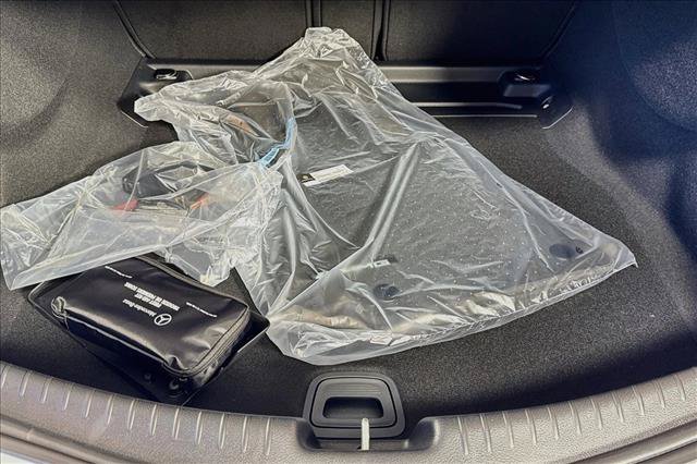 New 2026 MANUFAKTUR Moonlight White Metallic Mercedes-Benz AMG® CLE 53 image 52