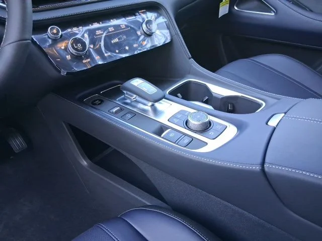 New 2026 2T RAD WHT INFINITI Sport AWD image 16