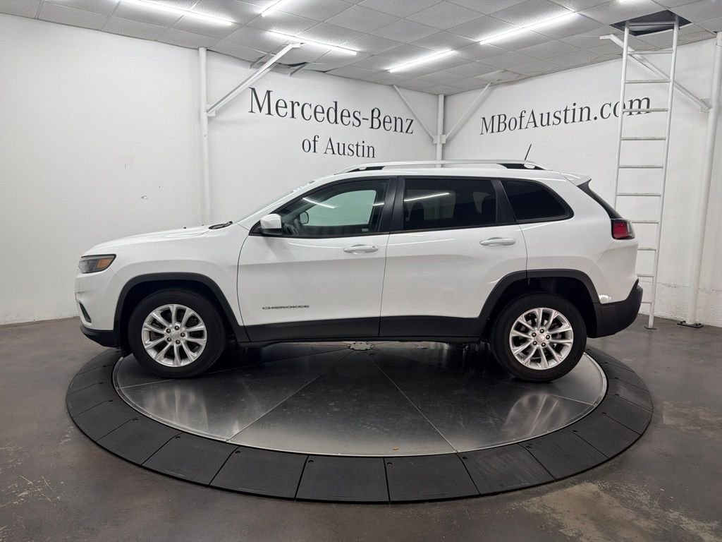 Used 2020 White Jeep Latitude image 4