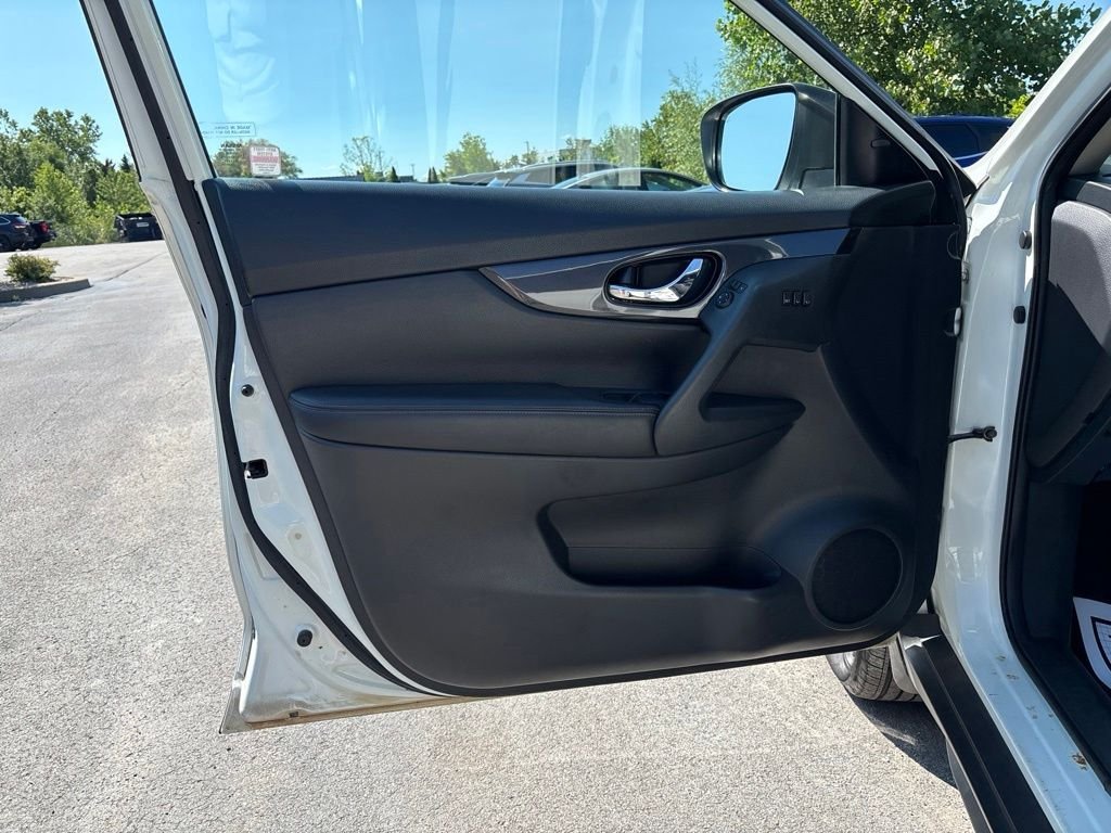 Used 2018 White Nissan SV image 17