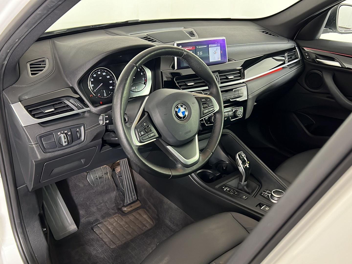 Used 2021 Alpine White BMW xDrive28i image 2