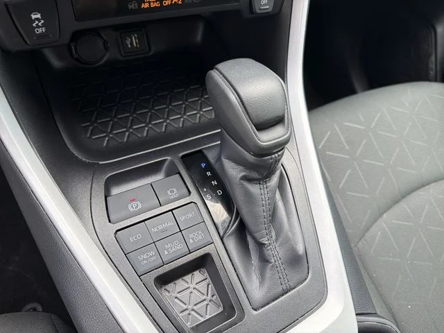 Used 2025 White Toyota XLE image 22