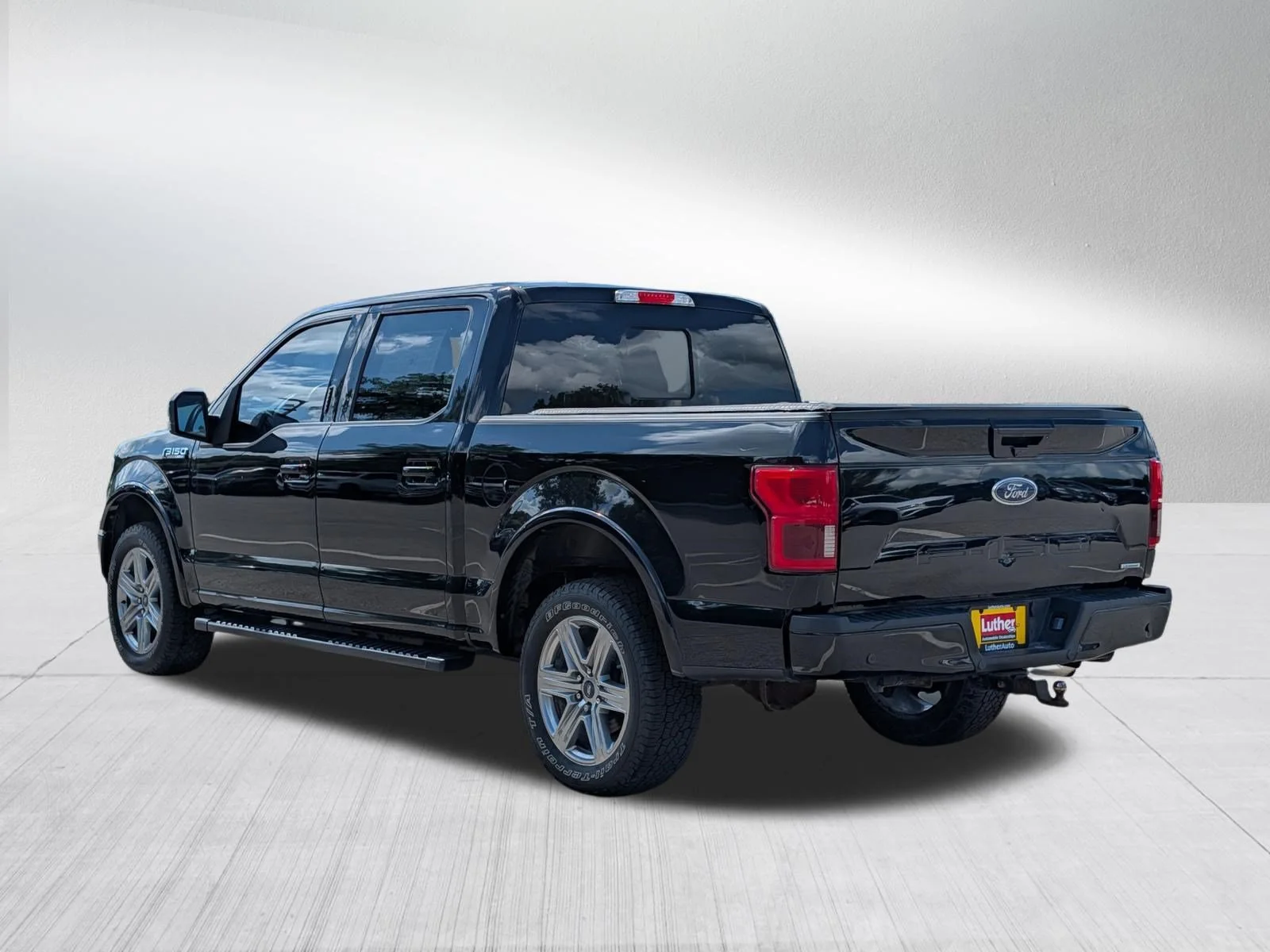 Used 2019 Agate Black Metallic Ford LARIAT image 5