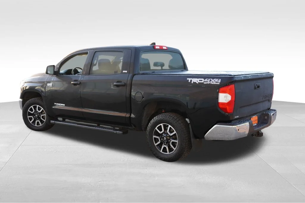 Used 2021 Midnight Black Metallic Toyota SR5 image 8