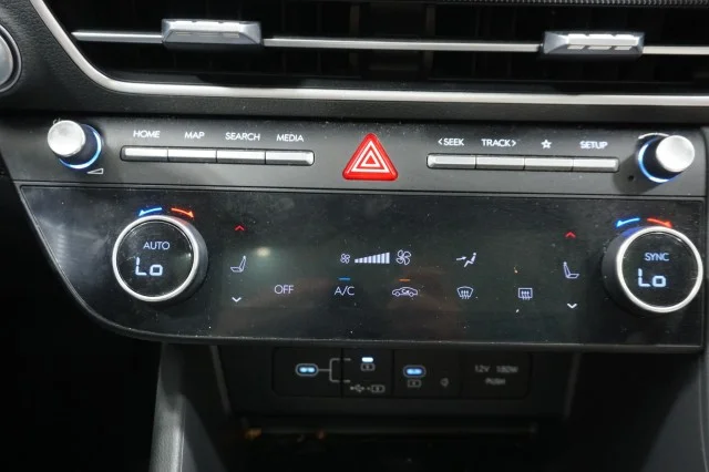 Used 2024  Hyundai SEL image 35