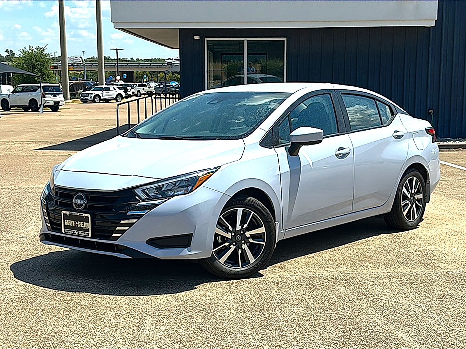 Used 2025 Gray Sky Pearl Nissan 1.6 SV image 2