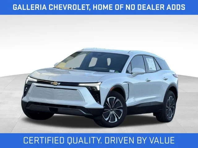 Certified Used 2024 Iridescent Pearl Tricoat Chevrolet LT image 2