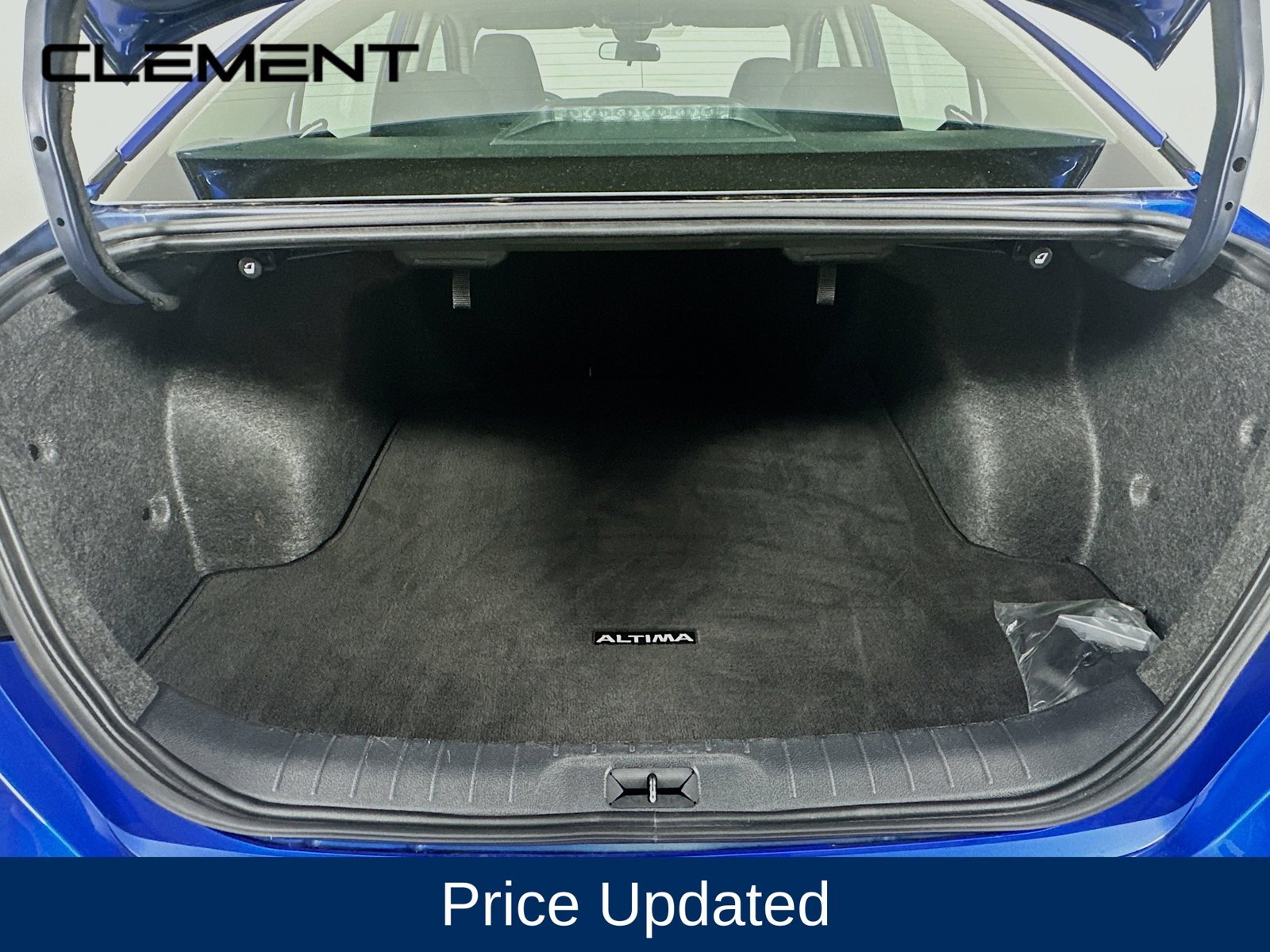 2025 Nissan Altima SV - Photo 9