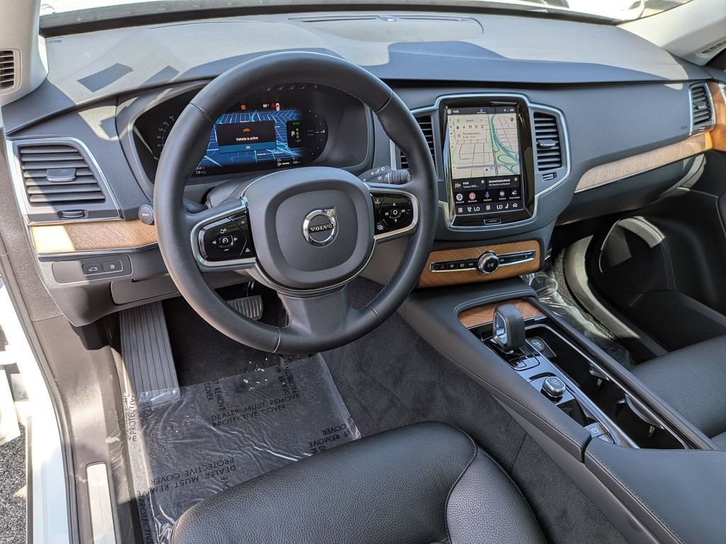 Used 2023  Volvo T8 Core Bright Theme image 17