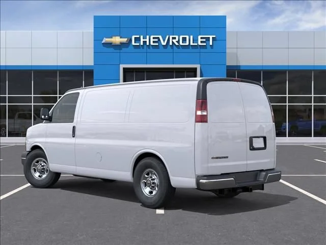 New 2026 Summit White Chevrolet WT image 3