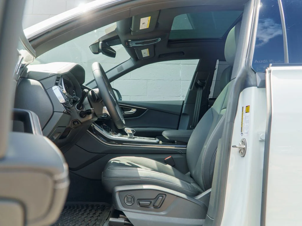 Used 2026 White Audi  image 17