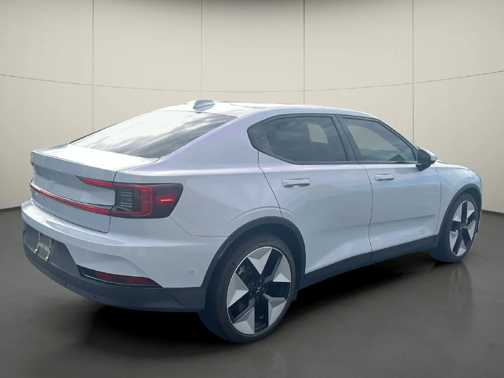 Used 2023 Silver Polestar Long Range Dual Motor image 6