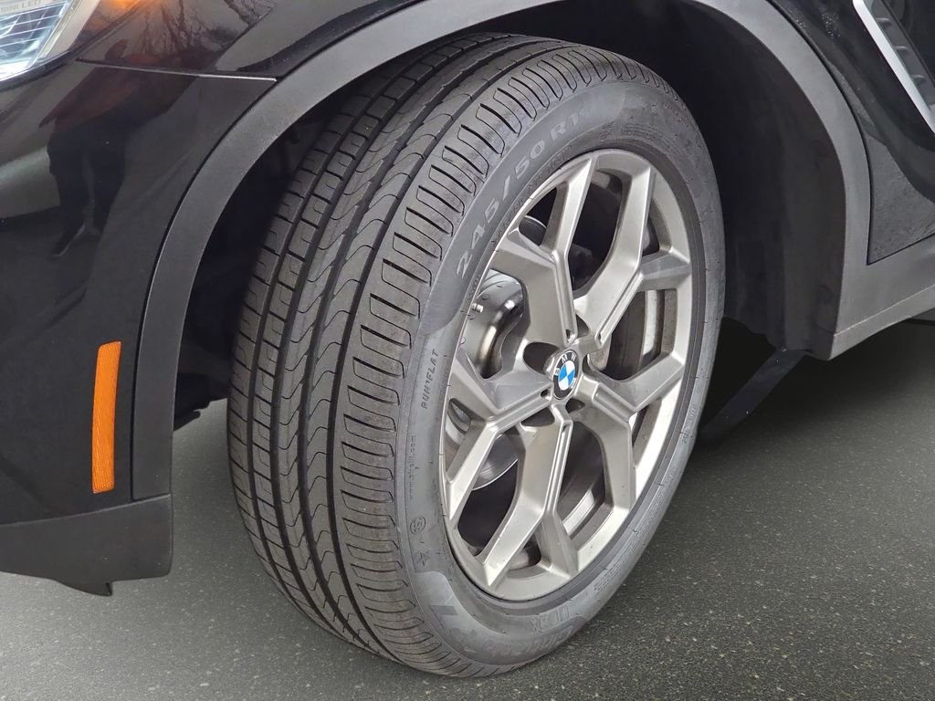 Used 2022 Black BMW xDrive30i image 35
