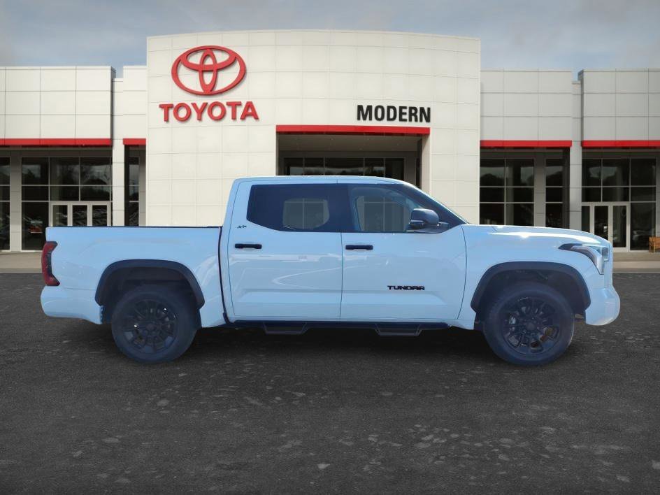 Used 2023 Ice Cap Toyota SR5 image 7