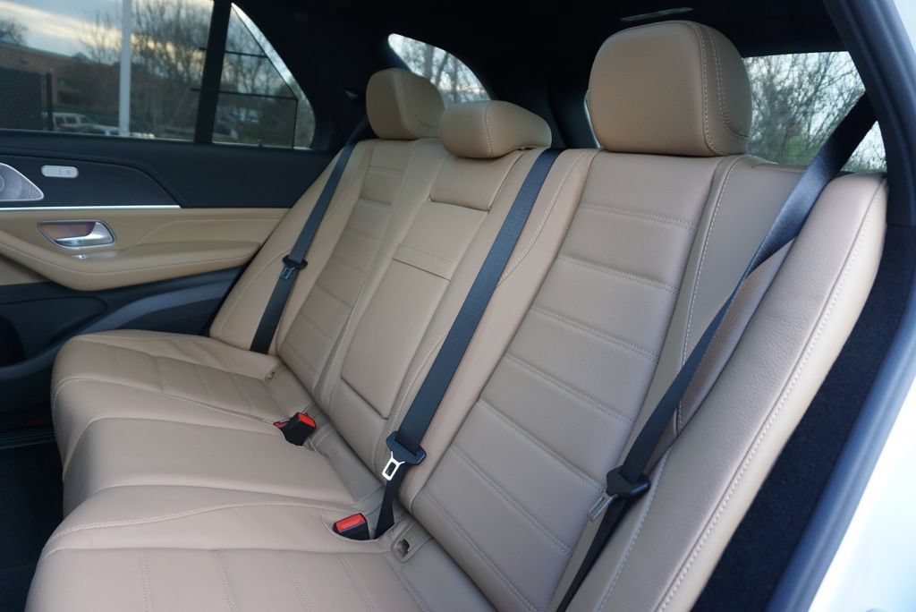 New 2026 MANUFAKTUR Moonlight White Metallic Mercedes-Benz GLE 350 image 14