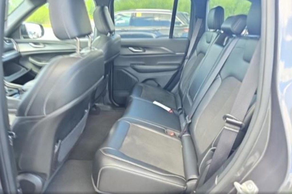 Used 2023 Gray Jeep Altitude X image 8