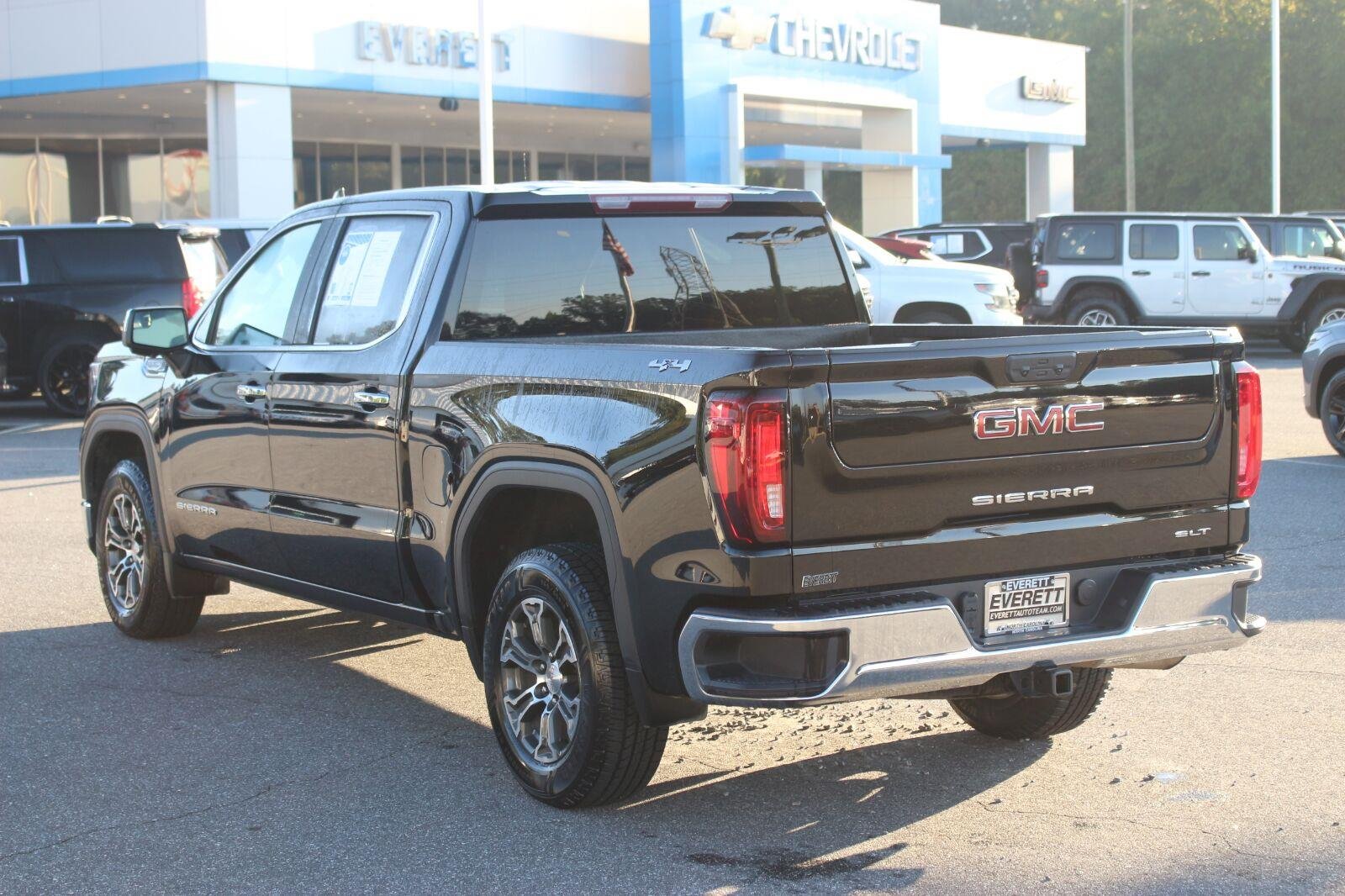 Used 2025 Onyx Black GMC SLT image 5