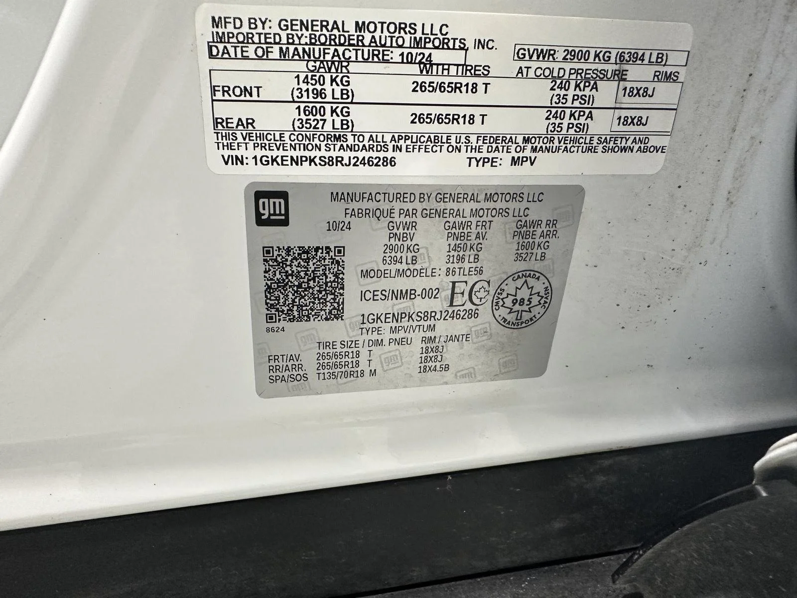 Used 2024 Summit White GMC AT4 image 33