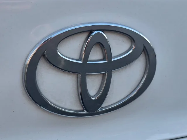 Used 2025 White Toyota SE image 17