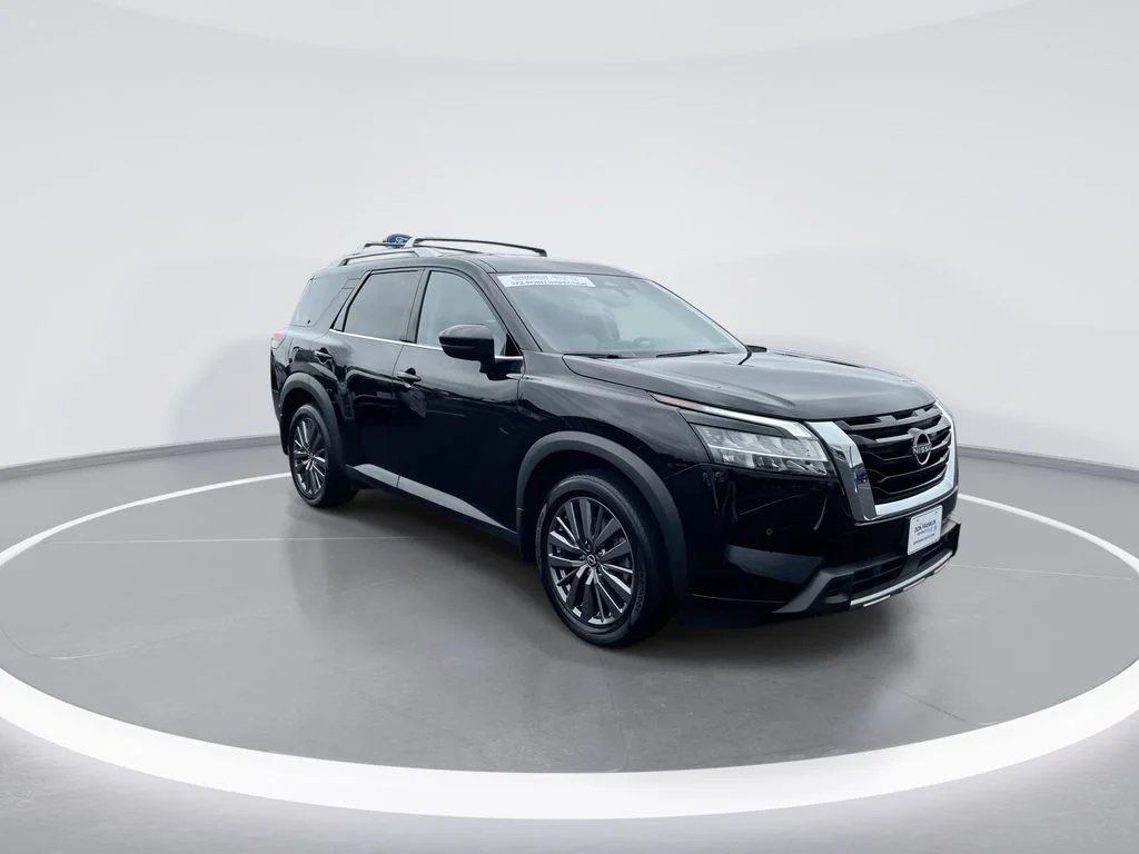 Used 2023 Black Nissan SL image 2