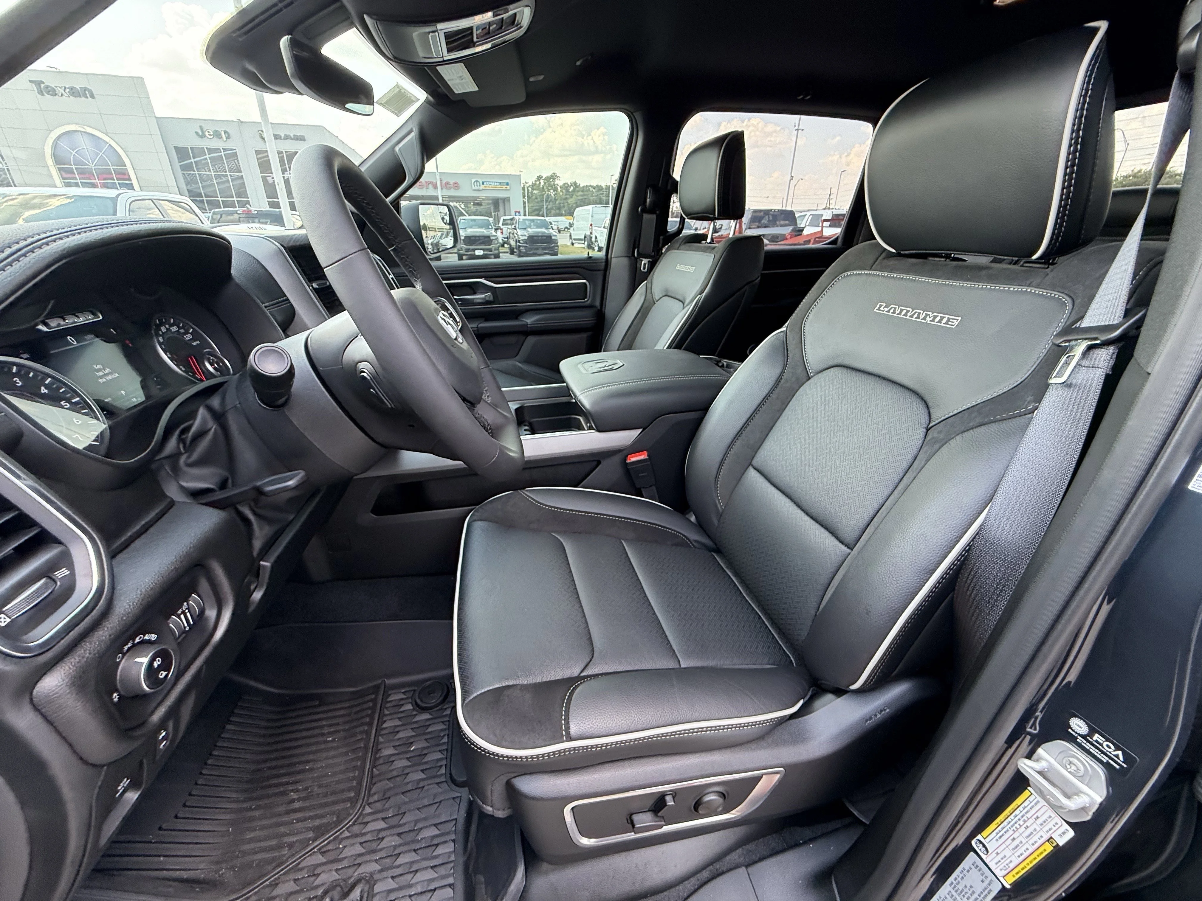 2026 RAM 1500 Laramie - Photo 16