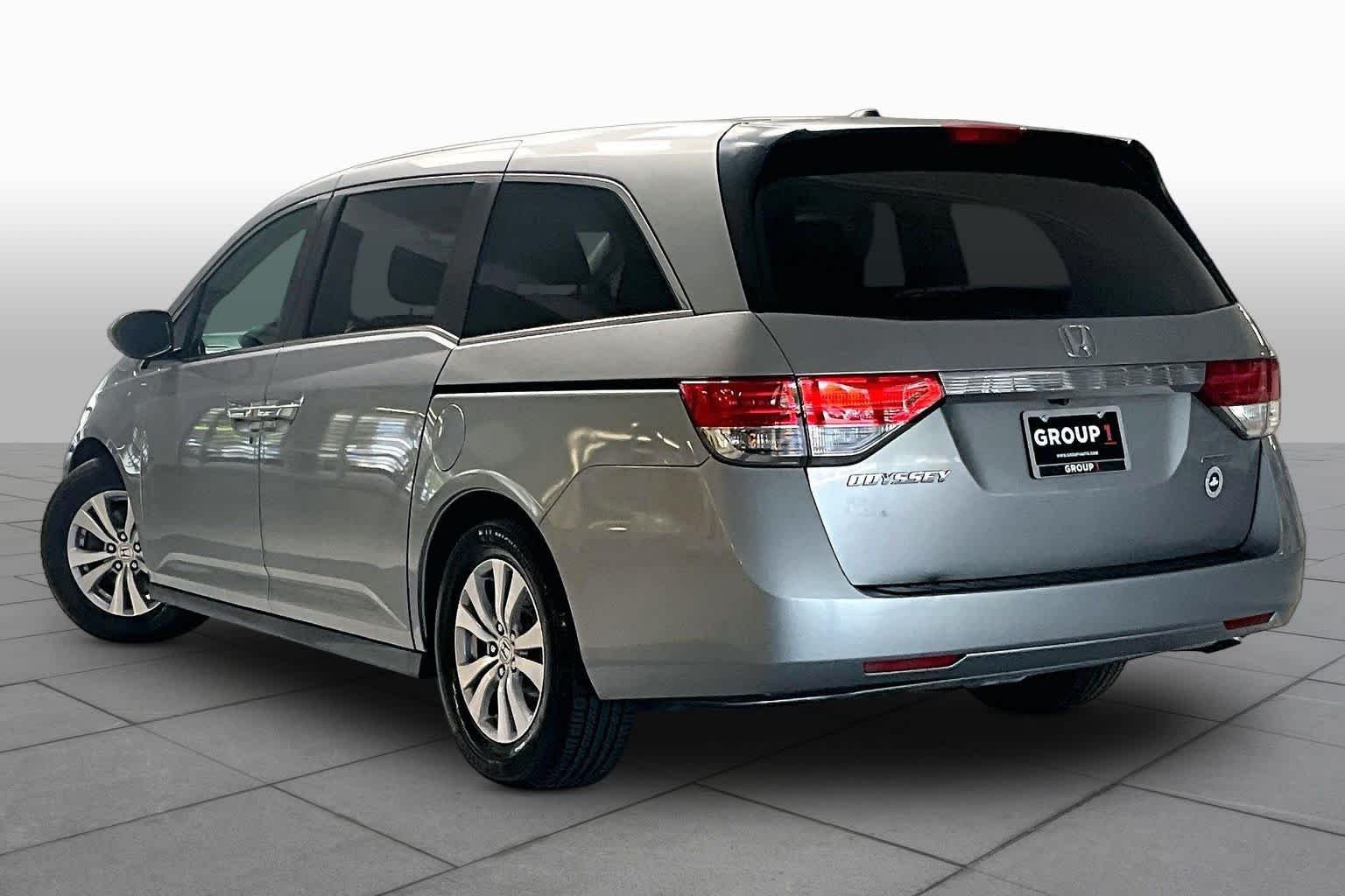 Used 2016  Honda SE image 10