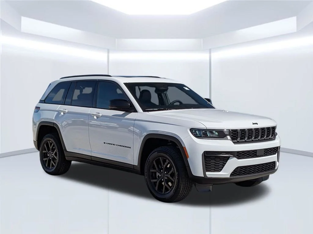 New 2026 White Jeep Altitude image 9