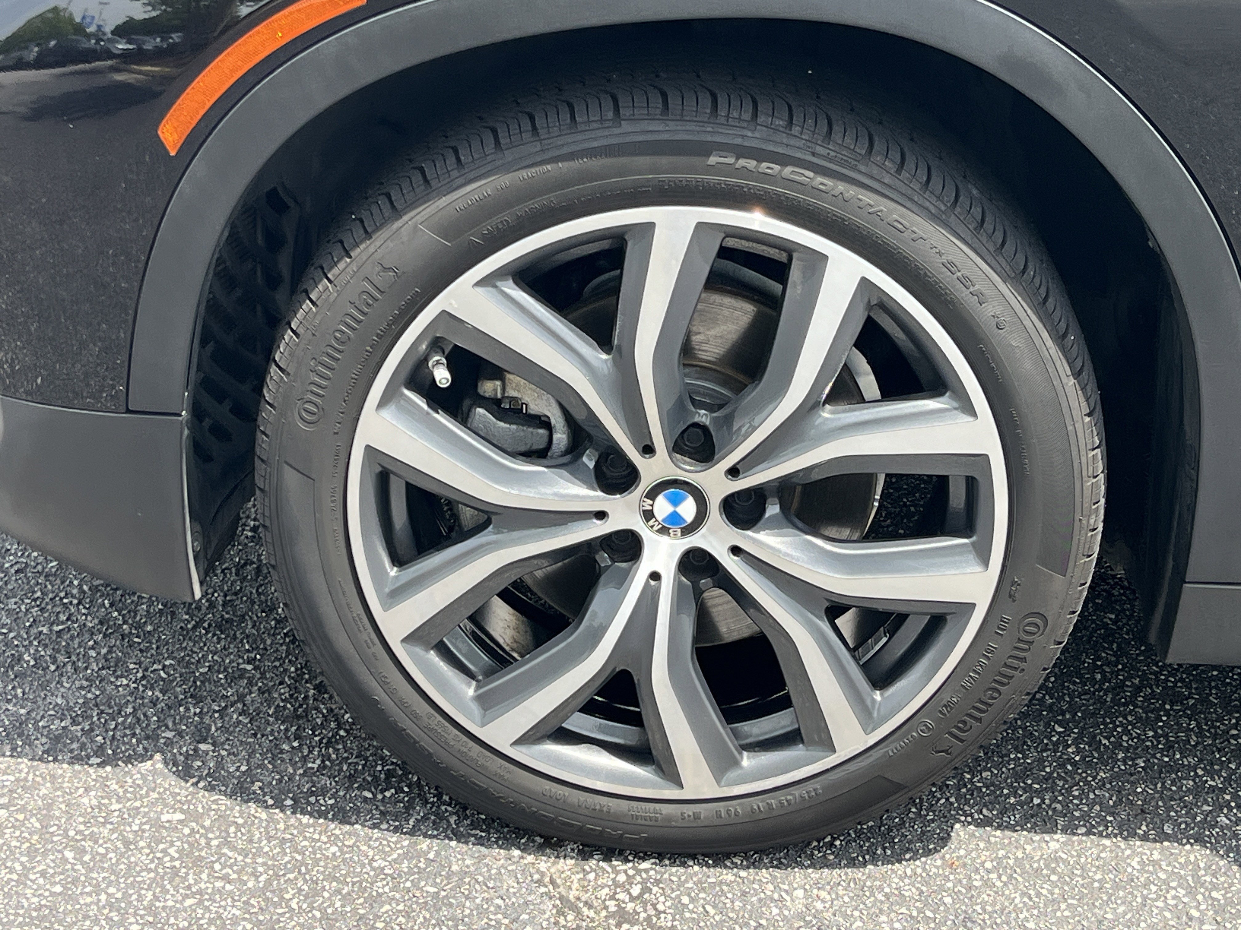 Used 2020 Jet Black BMW sDrive28i image 29