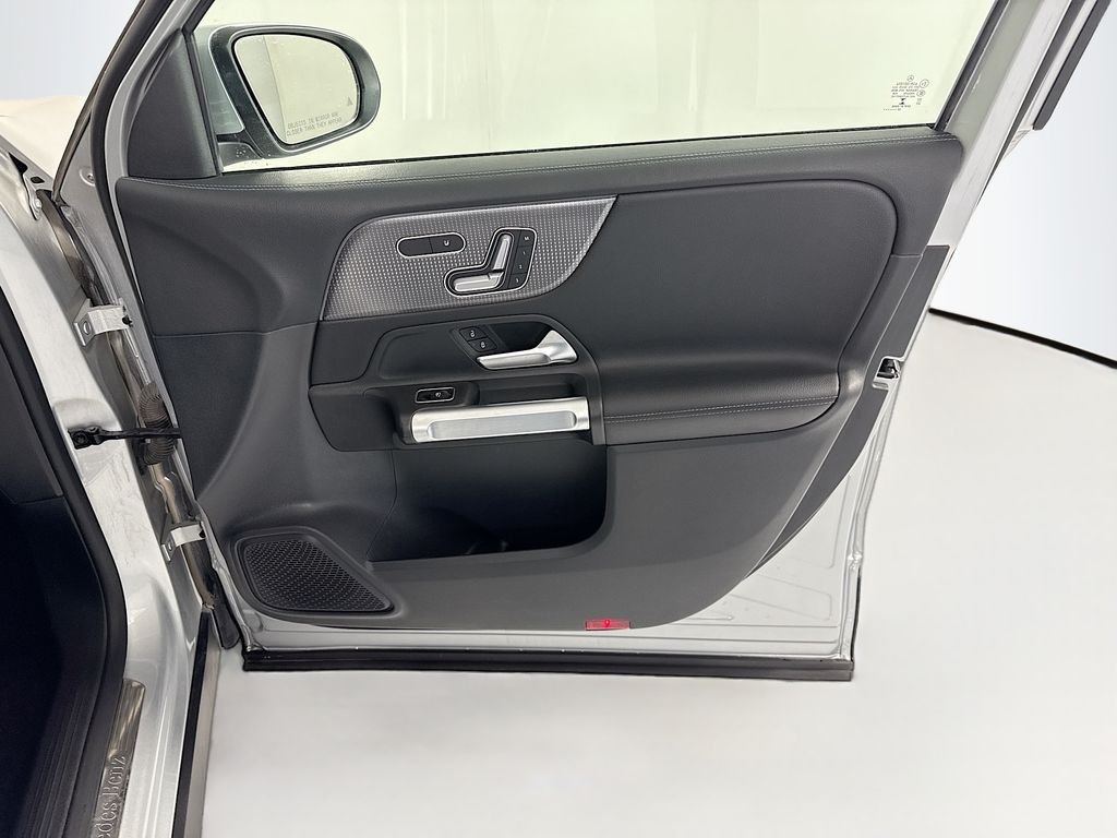 Used 2023 Iridium Silver Metallic Mercedes-Benz GLB 250 image 25