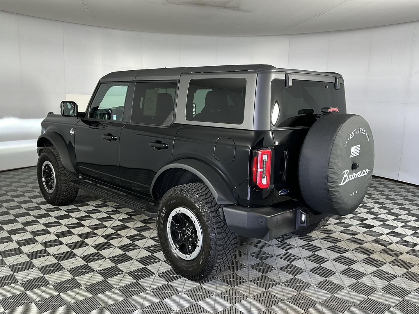 Used 2024 Shadow Black Ford Outer Banks image 8