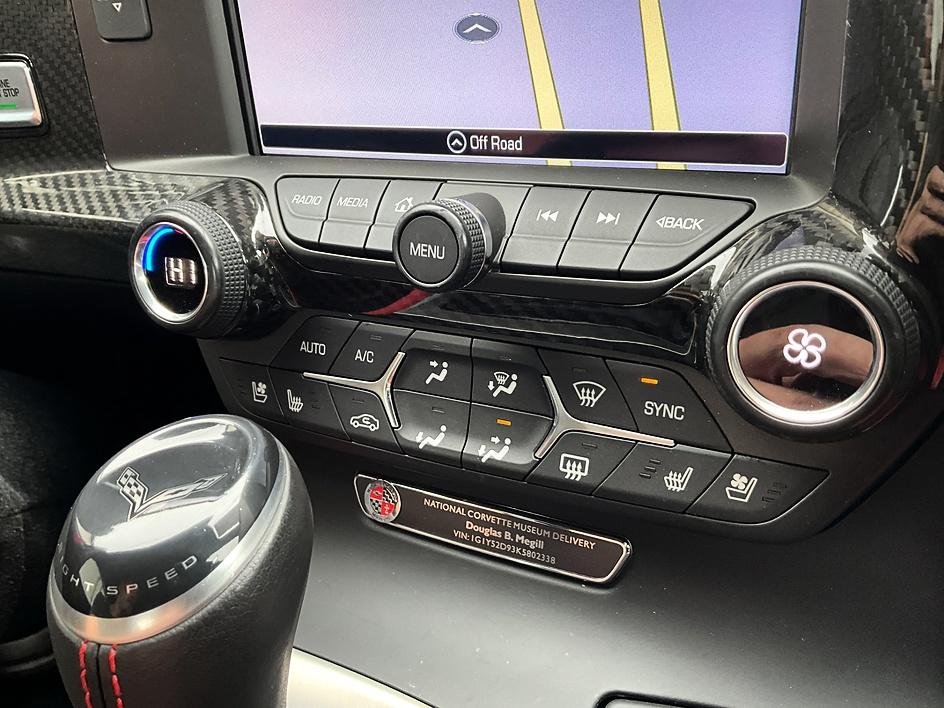 Used 2019 White Chevrolet ZR1 image 25