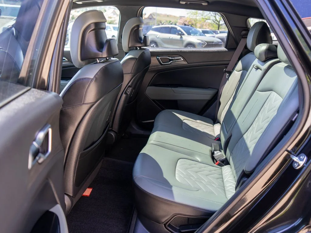 Used 2025 Black Kia X-Line Prestige image 13