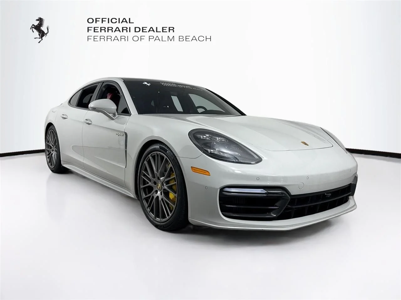 2022 Porsche Panamera Turbo S E-Hybrid's photo
