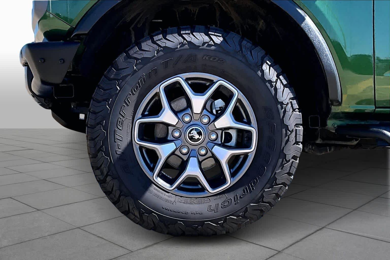 Used 2024 Eruption Green Metallic Ford Badlands image 21