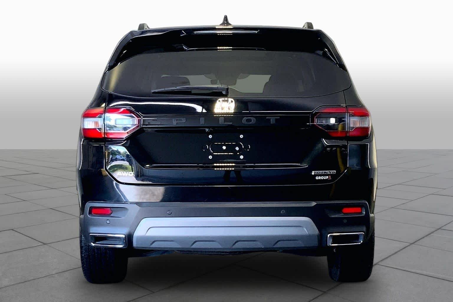 Used 2025 Crystal Black Pearl Honda Touring image 5