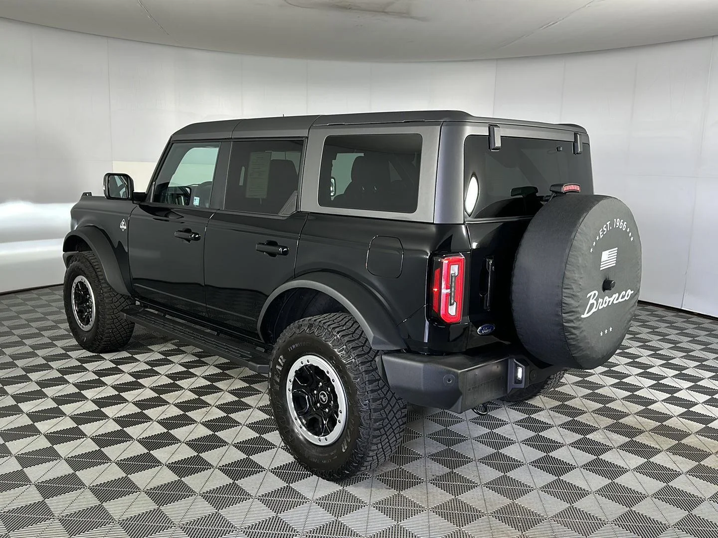 Used 2024 Shadow Black Ford Outer Banks image 8