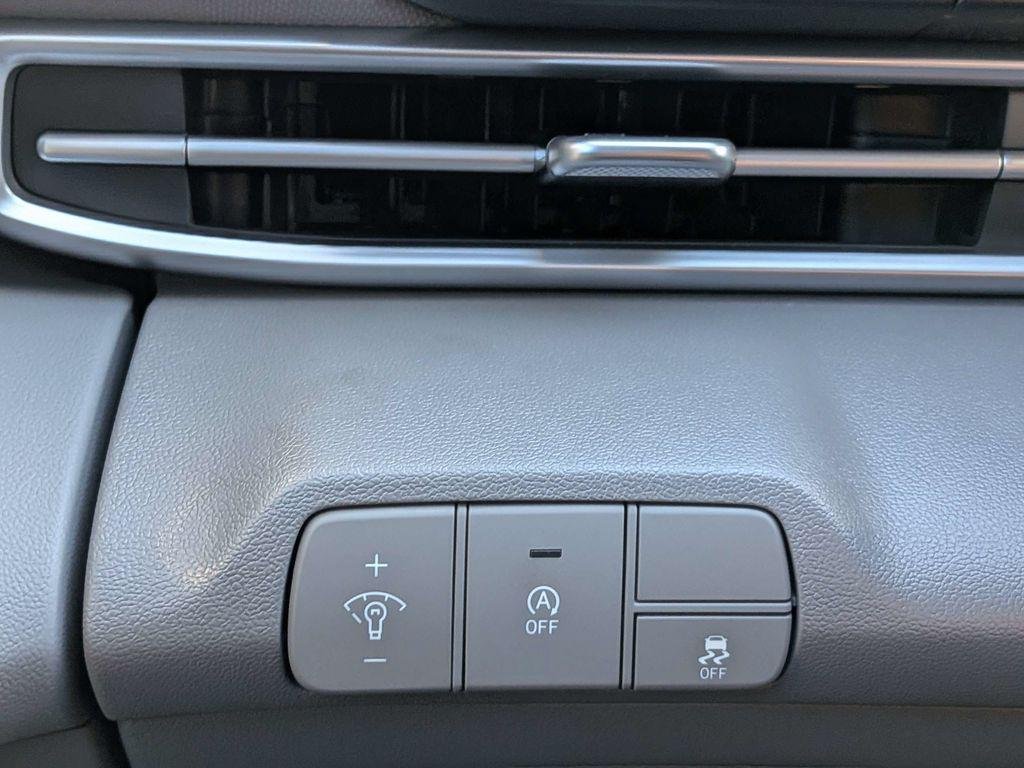 New 2026 White Hyundai SE image 21
