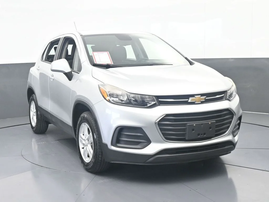 Used 2017 Silver Ice Metallic Chevrolet LS image 9