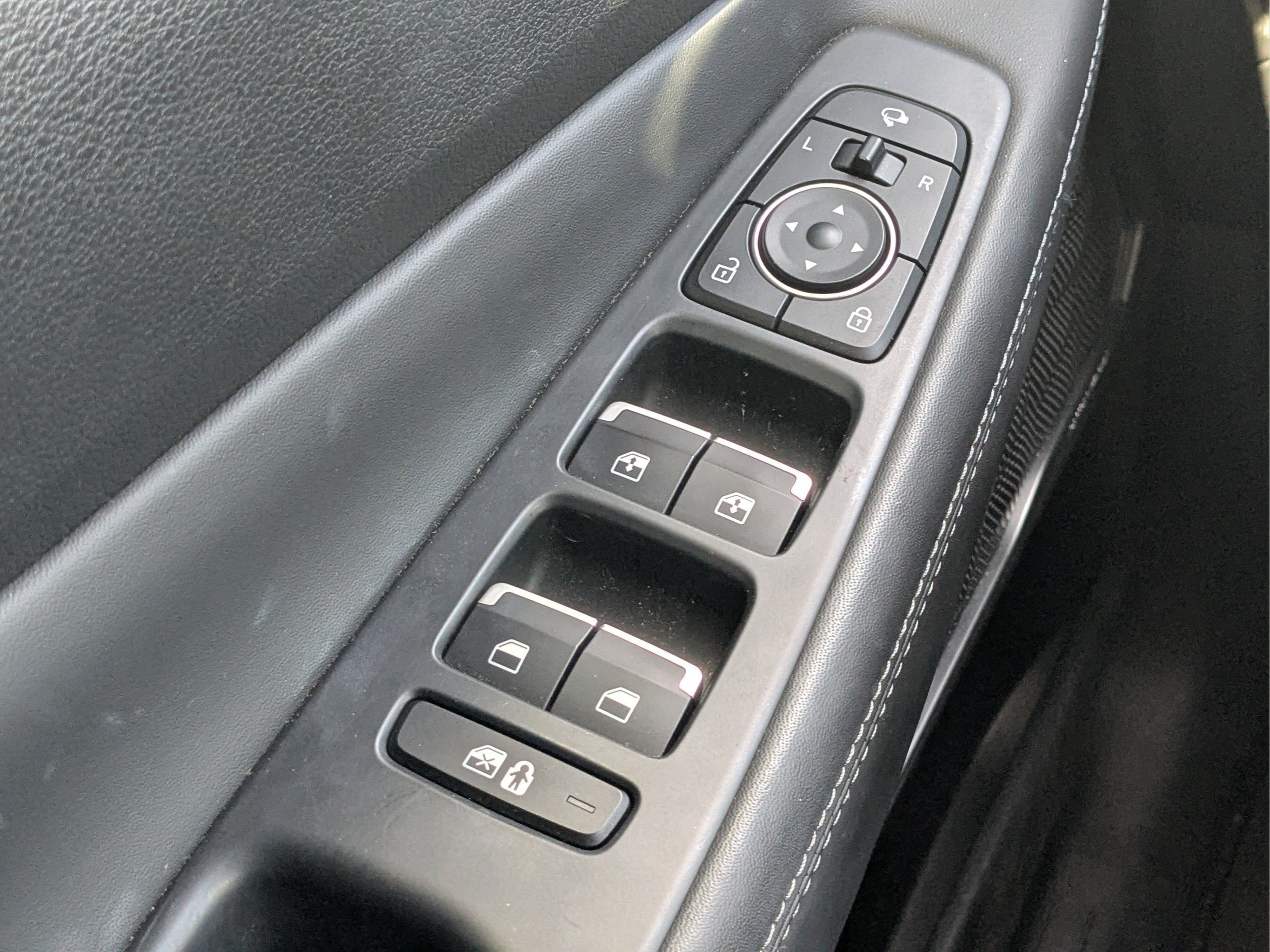 2021 Hyundai Santa Fe Limited - Photo 31
