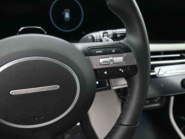 Used 2025 Gray Hyundai SEL Convenience image 19