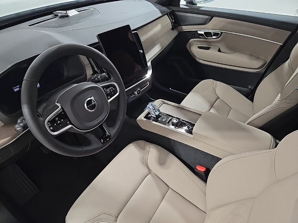 2026 Volvo XC90 Plus - Photo 20