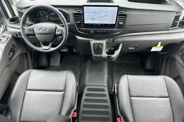 2025 Ford E-Transit Cargo Van Base - Photo 33
