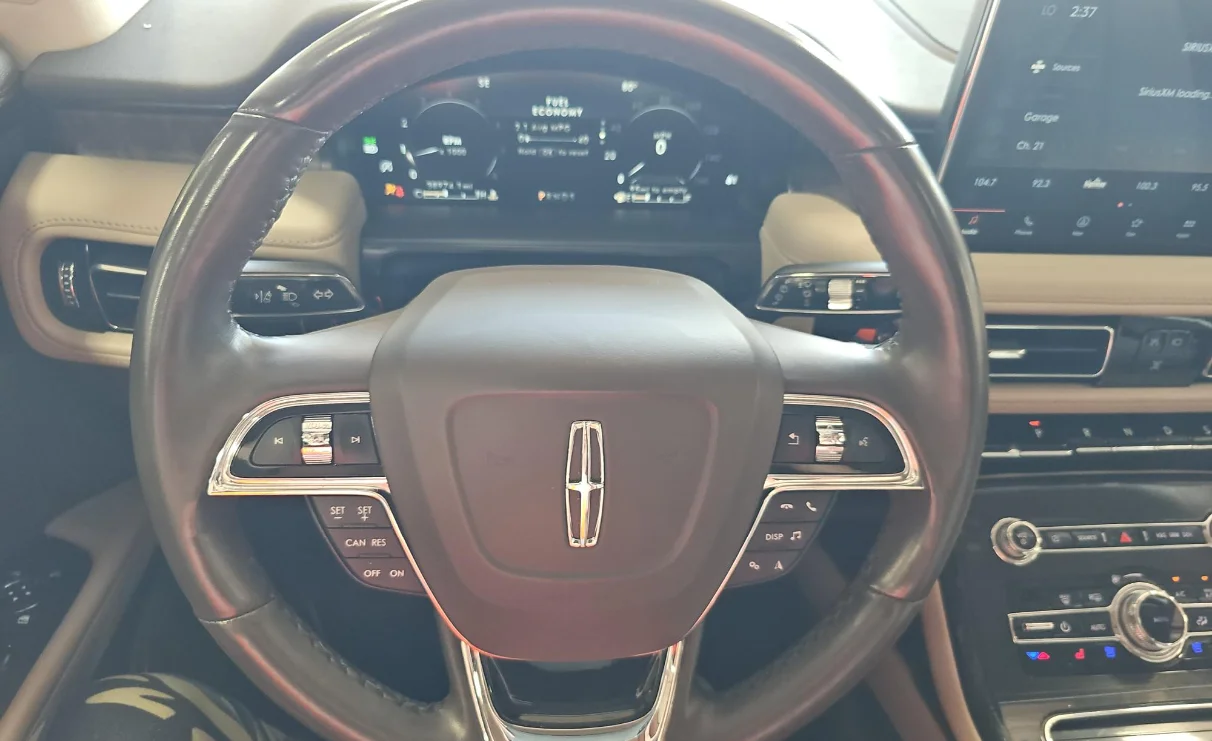 Used 2023 Flight Blue Lincoln Reserve image 12