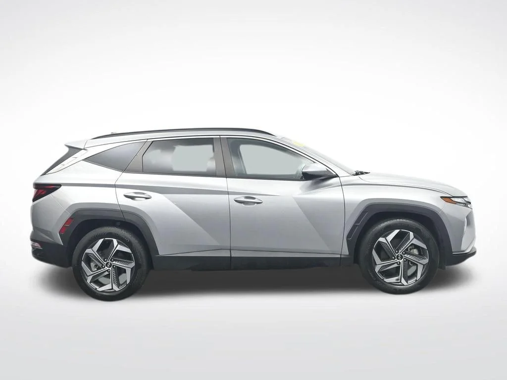 Used 2024 Silver Hyundai SEL image 4